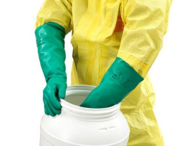 Key Features and BenefitsNo cotton flocking: PPE gloves with reduced lint contamination risksNitrile compound composition: EN 374 Type A chemical resistance levelsDurable material: ANSI/ISEA 105-2024 and EN ABRASION LEVEL 4 resistance DescriptionFewer risks: With no inner cotton flocking, AlphaTec® Solvex® 37-185 chemical-resistant gloves present lower lint contamination risksSpecialized protection: Their high-performance nitrile compound composition grants them EN 374 Type A chemical protection, shielding up to the elbowImproved durability: This nitrile make-up also ensures ANSI/ISEA 105-2024 and EN ABRASION LEVEL 4 protection, making them suitable for heavy-duty cleaningElevated comfort: AlphaTec® Solvex® 37-185 industrial gloves are also highly comfortable and dexterousFood handling compliance: They comply with both EU and FDA regulations for food handling