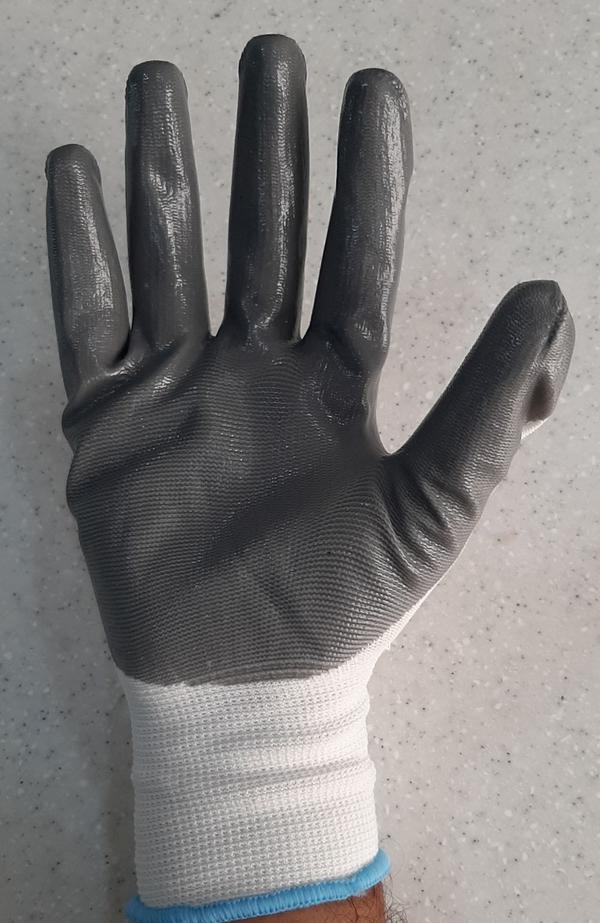 Glove Length: Mid ForearmSize: LargeGlove Material: NitrileCategories: Safety GlovesWear Type: Full FingeredColor: Grey and WhiteUsage/Application: Cut Resistant GlovesPattern: DottedUsability: ReusablePack Type: Plastic Poly BagGender: UnisexQuality: Heavy