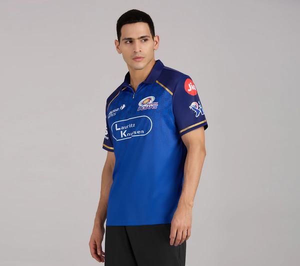 Key features:Interlock fabric100% Polyester1/4th zip poloSkechers exclusive logo on armMumbai Indians gold branding at the back of the collarMumbai Indians logo on the chest