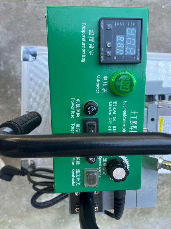 MASKOT WEDGE TYPE HDPE SHEET FUSION WELDING MACHINE IS PORTABLE TYPE EASY TO CARRY AND EFFICIENT MACHINE FOR SHEETS RANGING FROM 1MM TO 3MM ROBUSTLY BUILD STRUCTURE FOR VARIOUS SITES FOR LEAK PROOF WATERPROOFING .