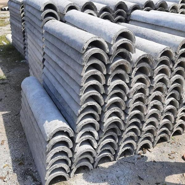 Nominal Width : 150 mmSection Length : 600 mmWall Thickness : 40 mmGrade : M20Application : DrainageReinforcement Type : CementRCC Half Round Pipe