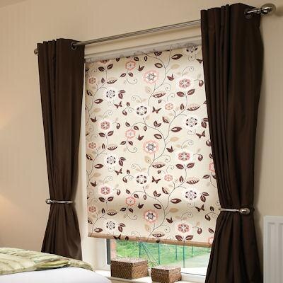 Our qualitatively designated Customized Roller Blinds are made from finest fabric and are available as per the specification of the clients. These can have customized picture, scenery, wallpaper in various lengths and dimensions. The roller blinds are available in following designs such as light filtering, blackout, natural prints, chilewich and solar. Customers widely go for customized roller blinds as by modifying the color and pattern of the blinds, these can adds elegance and also serves as decorative for the room.We offer a wide variety of roller blind that are fabricated using superior quality raw materials. Besides their utility also create a visual impact with dramatic architectural forms. Available in a variety of colors and designs, these can be customized as per the requirements of our clients.Features : Elegant designs & patterns Quality print Color fastness Easily installation & operation