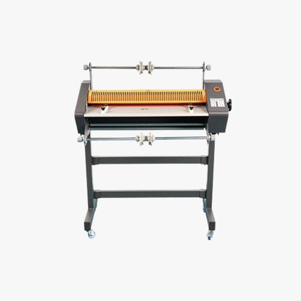 650MM STEEL THERMAL LAMINATION(24 INCH) Products information :Paper Size : A3, A4, A5, A6Roller Type : Steel RollerMax laminating width : 635mmMax. Laminating thickness : 50micSpeed : 3000mm/minHeating roller diameter : 55mmCore Size : 1” & 3” inchPower : 1600WSize : 910*520*310 mmWeight : 85 KGSingle-sided laminating function : YESDouble-sided laminating function : YES
