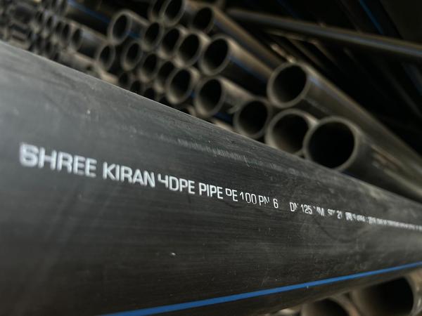 125 mm (5-inch) HDPE pipes are high-density polyethylene pipes primarily used for water supply, irrigation, and cabling, characterized by flexibility, corrosion resistance, and a 125mm outside diameter. Common specifications include pressure ratings from PN6 to PN12.5 (10 bar), PE80/PE100 material grades, and wall thicknesses typically ranging from 6.8 mm to 11.3 mm, complying with IS 4984 standards.Outside Diameter (OD): 125 mmMaterial Grade: PE 100 or PE 80Pressure Rating (PN): Available in PN 6 , PN 8, PN 10 , and PN 12.5 Standard Dimension Ratio (SDR): Commonly SDR 13.6 or SDR 17Standards: Conforms to IS 4984:2016