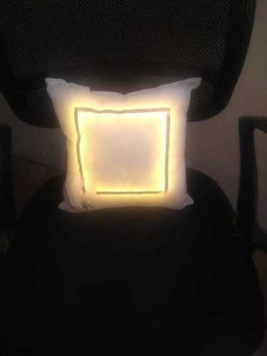 Shape Square / HEART Dimensions 12*12 Inch (in)Weight 150 Grams (g)Filling Polyester