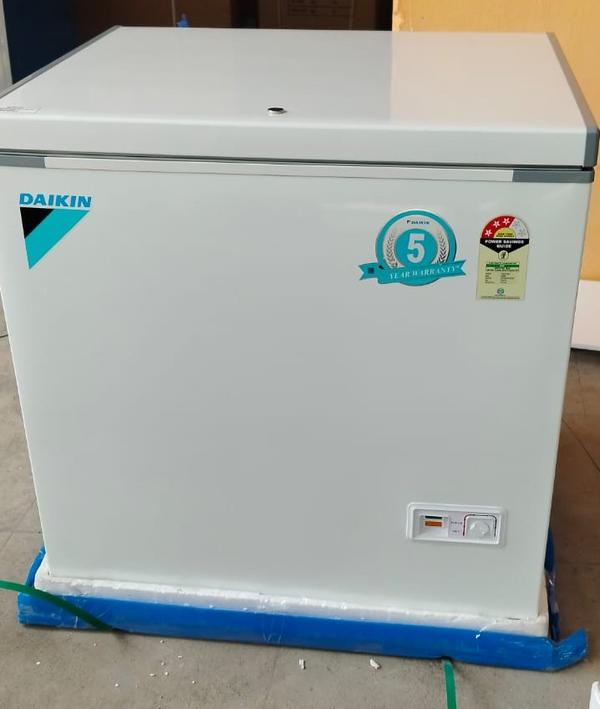 CONVERTABLE FREEZER -RCHT20SDASV16 (207 LTRS)1+3 YEARS COMPREHENSEVE WARRANTYTWORKING RANGE- CHILLER +2 TO +8 DEGREEFREEZER -18 TO-24 DEGREE60 MM PUF / DIMENSION (WXDXH)-(815X720X845)