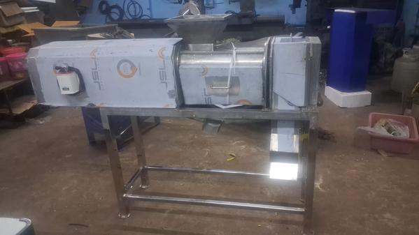 The Mariya Cashew Juice Extractor Machine is designed for efficient extraction of juice from cashew apples and other fruits. It offers a capacity of 50 kg per hour, suitable for commercial use. The machine is made with full SS304 stainless steel, ensuring hygienic and durable performance. It is equipped with a powerful motor for smooth and effective operation. It provides high juice yield with minimal wastage and maintains natural taste and quality. The machine is easy to operate and reduces manual effort. Its compact and sturdy design ensures stable performance during continuous use. It is also easy to clean, low maintenance, and budget friendly for businesses.