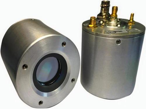 10mm active, SMA Connector, 110ps FWHM, 5K gain Photek’s range of photomultiplier tubes (PMTs) provide solutions for analysing ultra fast optical phenomena in a range of applications, including LiDAR, nuclear physics and time correlated photon counting. Photek manufactures 10, 25, and 40 mm PMTs with a variety of photocathodes having high sensitivity in the UV, visible and NIR spectrum. A number of MCP confi gurations are available to ensure that Photek’s PMTs satisfy all user gain requirements. Photek’s PMTs are the fastest in the world with pulse rise times down to 60 ps and pulse FWHM down to 100 ps. For applications where fast gating is required, the Photek photomultipiers can provide gated speeds to 2 ns.