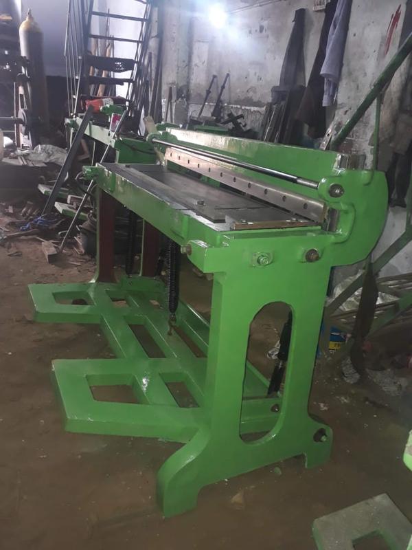 We are a leading Manufacturer of Hydraulic Shearing Machine from Yerkheda, India.