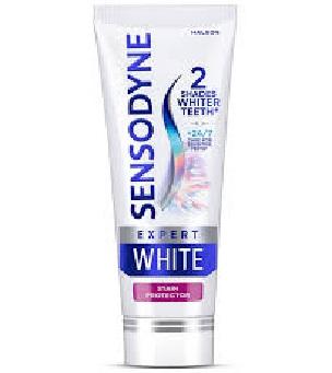 SENSODYNE WHITENING 70GMSensodyne Whitening (70g) is a fluoride-enriched toothpaste designed to relieve tooth sensitivity while gently polishing away surface stains to restore teeth to their natural whiteness. It typically costs between ₹130 and ₹155 and is widely available from local pharmacies and major online delivery platforms