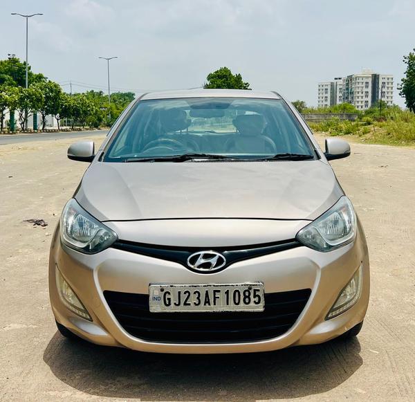 Hyundai I2
