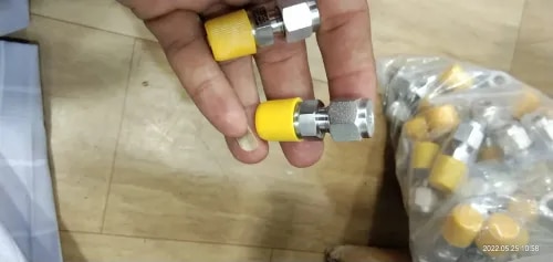 A stainless steel tube fitting male connector is an industrial component used to create a reliable, leak-proof transition from fractional or metric tubing to a female threaded port. These heavy-duty straight connectors feature a mechanical-grip tube connection on one side (typically a single or double compression ferrule) and external (male) pipe threads on the other