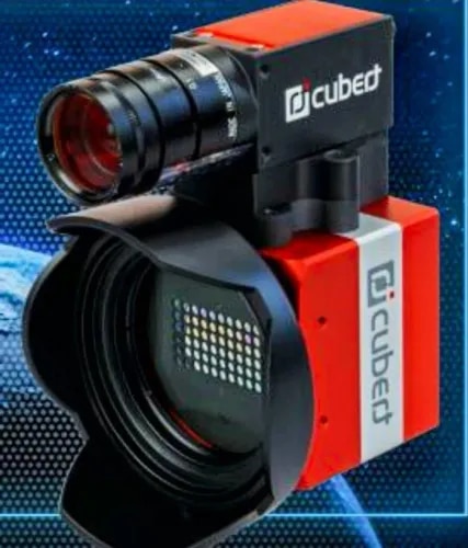 The ULTRIS X20 Plus, a dual-sensor iterationof the X20, is tailored for UAV-based aerialmapping. Accompanied by a second cameracapturing panchromatic images, it deliversa resolution of 1886 x 1886 pixels, ensuringhighly detailed imagery. This additional datafacilitates pansharpening, enhancing imagesand boosting the spatial resolution ofspectral data.
