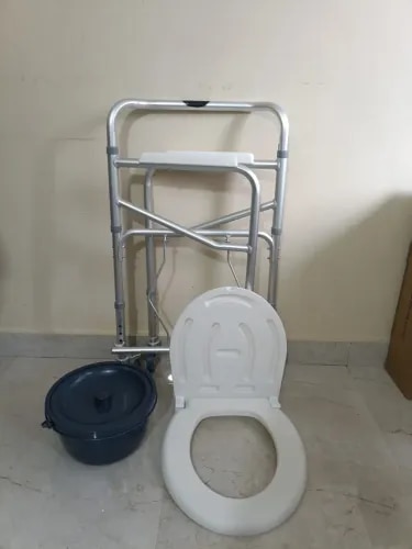 COMMODE CHAIR WITH WHEELS-ALUMINIUM product image