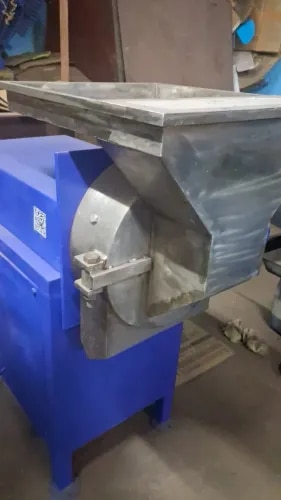 Mariya Ginger Paste Making Machine – 2 HP, 50 kg/hr is designed for fast and efficient preparation of smooth, uniform ginger paste. With a powerful 2 HP motor and durable food-grade construction, it provides hygienic processing, continuous performance, easy operation, and low maintenance. Ideal for commercial food and spice processing at a budget-friendly price.
