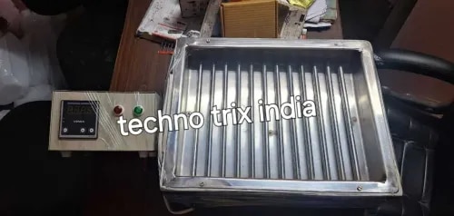 DIP SOLDERING MACHINE FOR PCB SOLDERING .