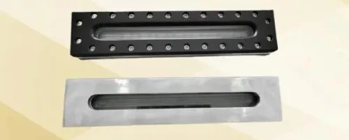 RECTANGULAR SIGHT GLASSSight Glass / Weld pad level gauges are available in both reflex and transparent gauge glass configurations. It is generally used for pressure vessels, vessels, tanks, reactors, filters, boiling beds and other types of closed containers or non-critical process containers.Specifications| Feature | Details ||---|---|| Brand | Floin || Model | SG 320 || Size | Customized || Connection | Rectangular Type || Mounting | Vertical || Material | ASTM A105 / Carbon Steel / SS304 / SS316 / Customized || Glass | Toughened Glass / Toughened Borosilicate Glass / Soda Lime Glass || Gasket | PTFE / CAF / NON-Asbestos || Fasteners | ASTM A193 Gr B7 - A194 Gr2H / SS304 / SS316 |