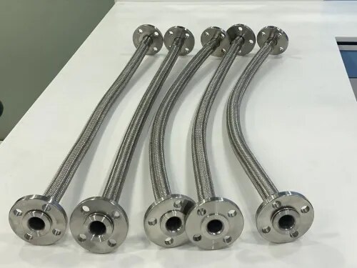We are manufactures and suppliers of SS 304 Corrugated Hose Single Braided Assemblies for demanding industrial applications.
The assembly consists of a flexible stainless steel 304 corrugated hose with SS 304 single-wire braid reinforcement. It is designed to accommodate vibration, thermal expansion, equipment movement and installation misalignment while providing reliable fluid and gas transfer.
Construction: SS 304 Corrugated Tube + SS 304 Single Braid
Applications: Chemical, Pharmaceutical, Food & Beverage, Oil & Gas, Engineering, Steam, Air, Water, Gas and General Industrial Applications.
End Connections: BSP, NPT, JIC, Flanges, Ferrules, Unions and Customized Connections.
Supply: Available in customized diameters, lengths and end configurations as per customer requirements.