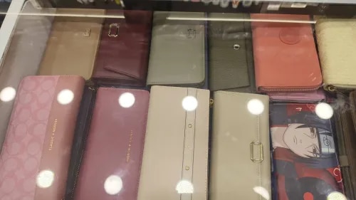 wallets and purses