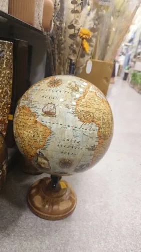 Globe