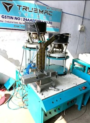 CONNECTION PIPE AUTOMATIC ASSEMBLY MACHINE product image