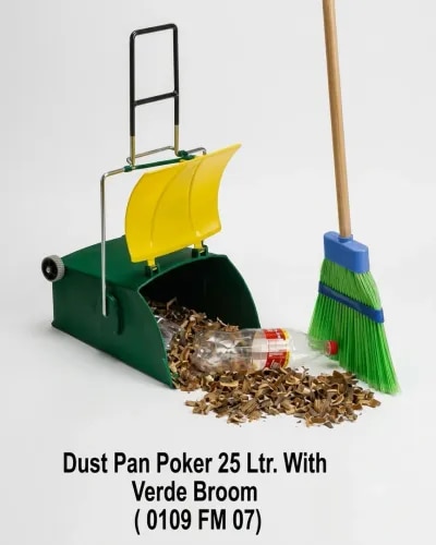 Dust Pan Poker 25 Ltr. With Verde Broom product image